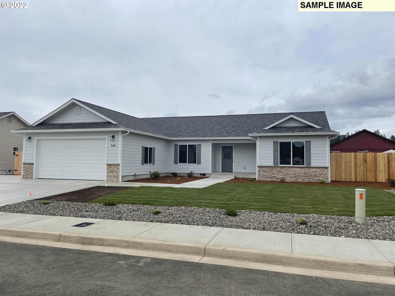 300 Serengeti Dr - Photo 1
