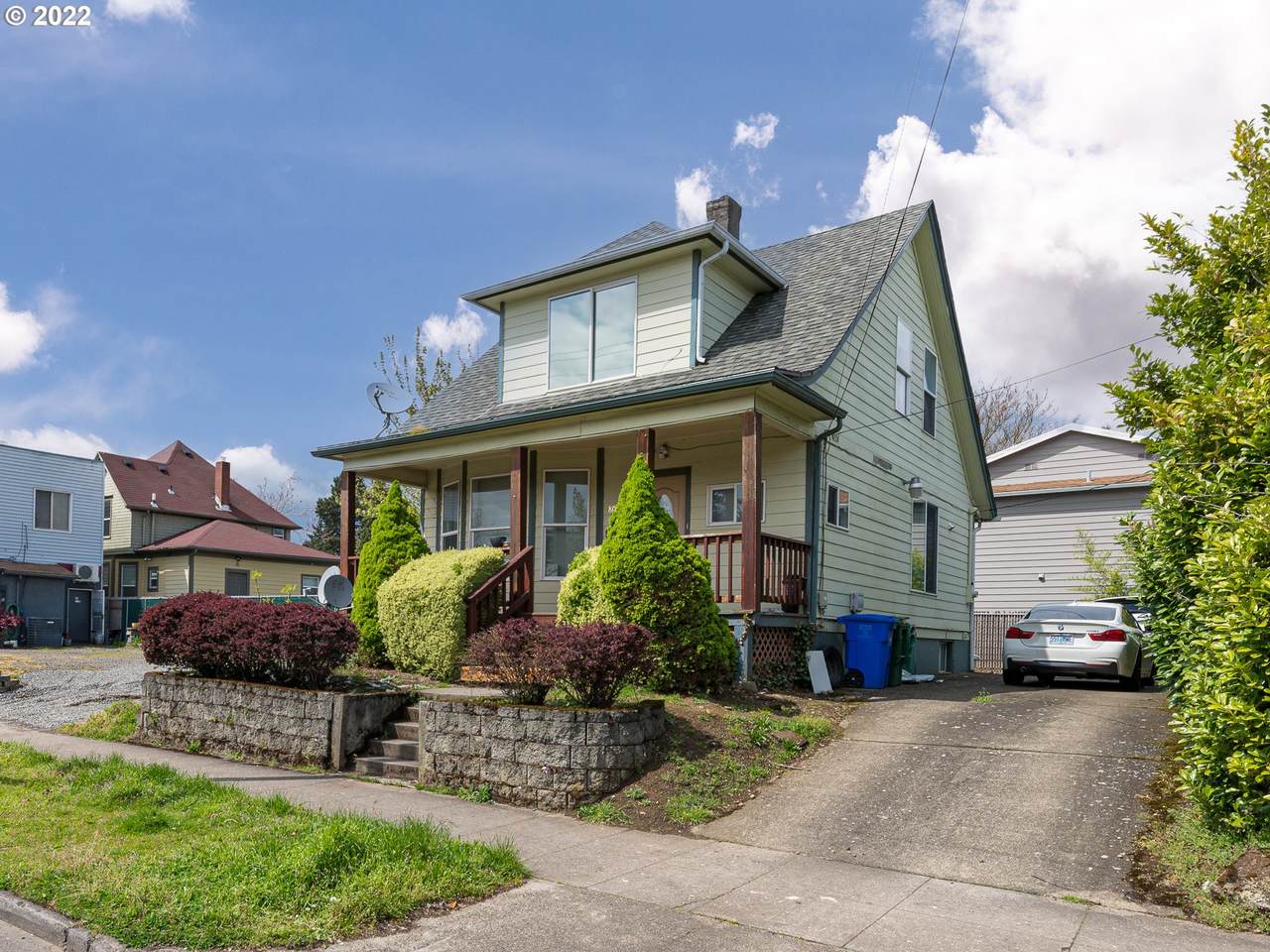 8031 Glisan St - Photo 1