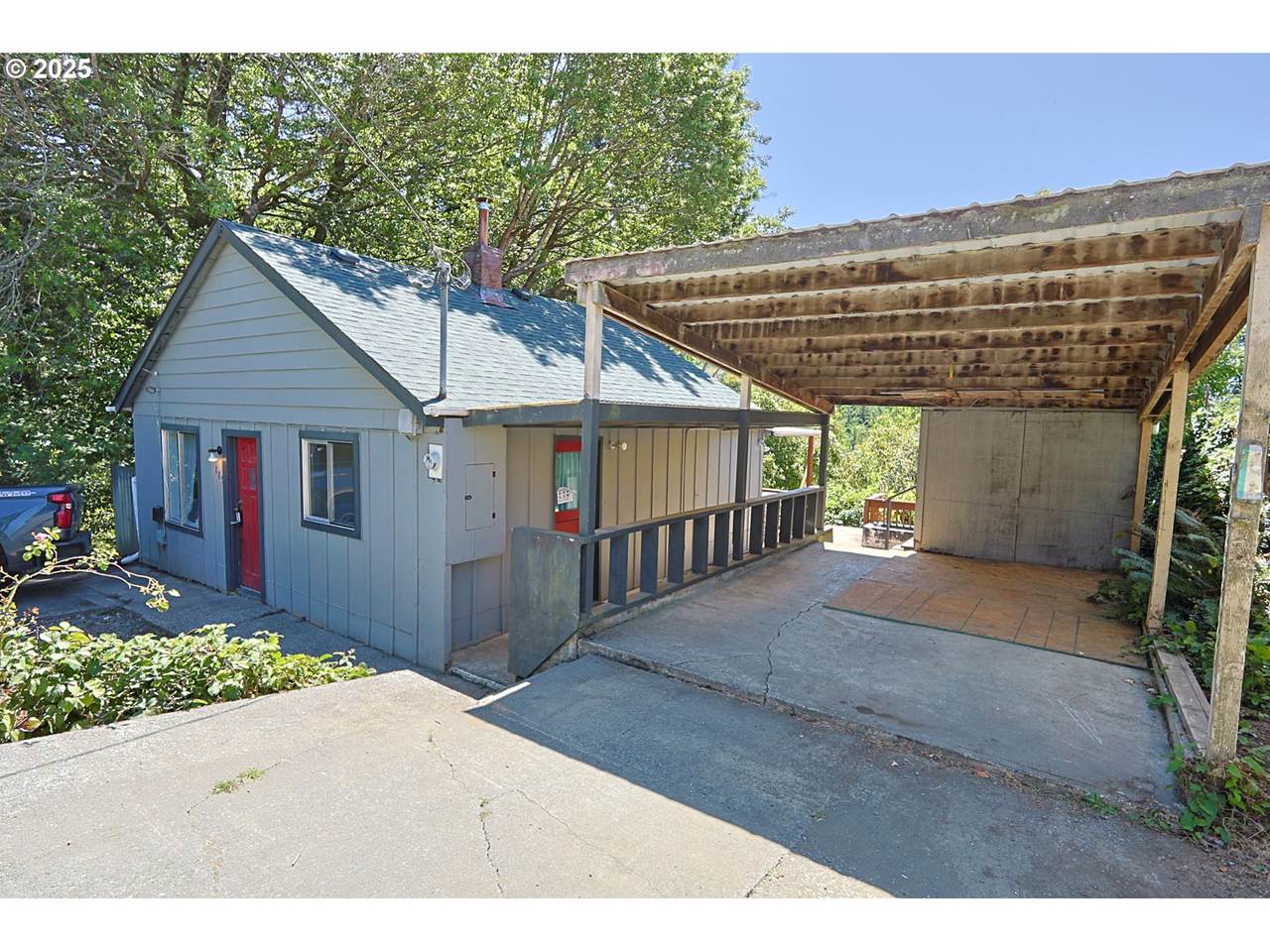 885 10TH St - Photo 1