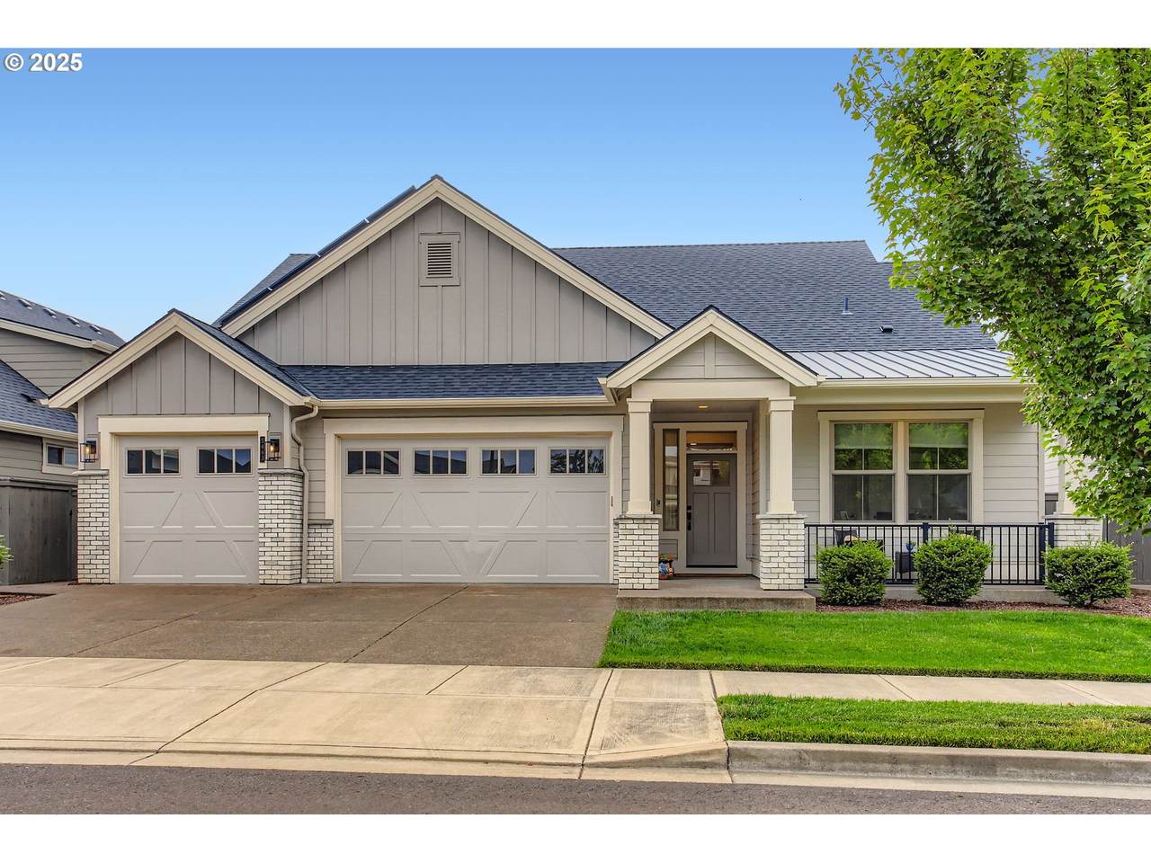 5443 81ST Ave - Photo 1