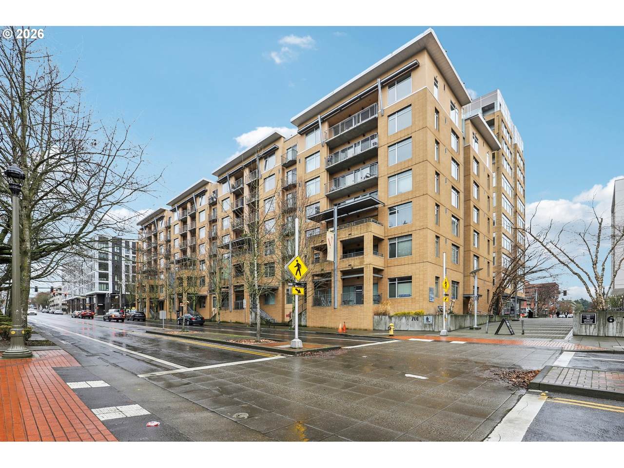 701 Columbia St - Photo 1