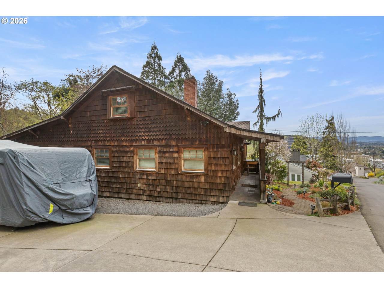 https://bt-photos.global.ssl.fastly.net/portland/1280_boomver_1_229776738-2.jpg