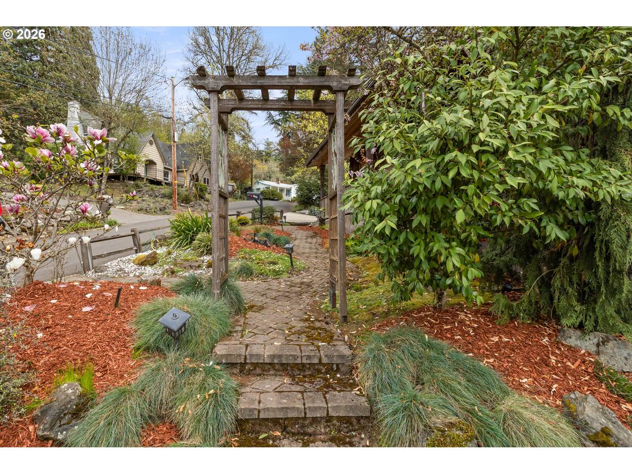 https://bt-photos.global.ssl.fastly.net/portland/1280_boomver_1_229776738-2.jpg