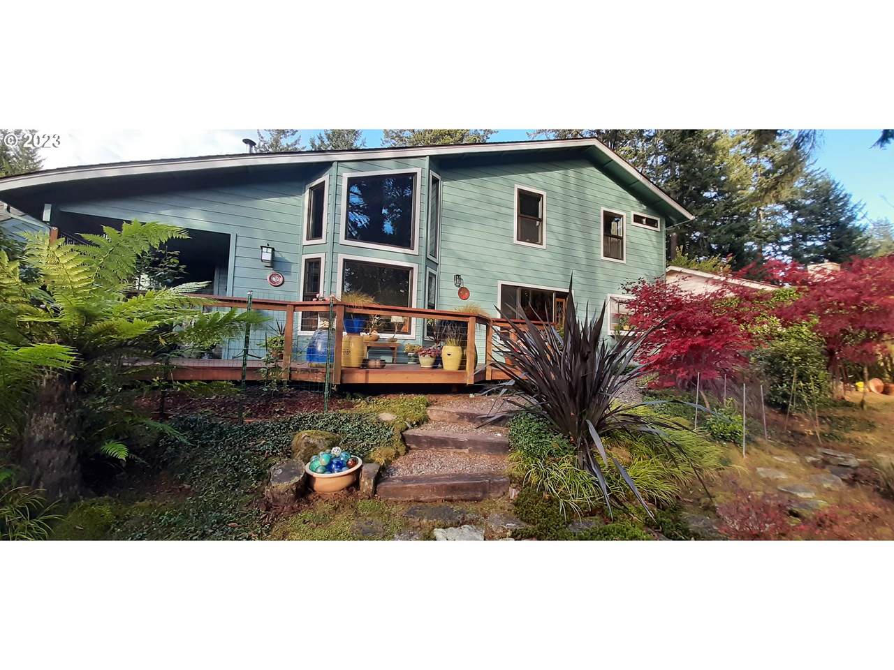 1395 Glenwood Dr - Photo 1