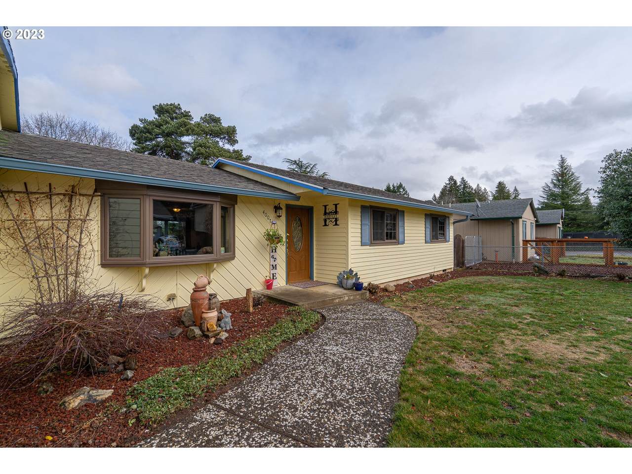 40075 Gary St - Photo 1