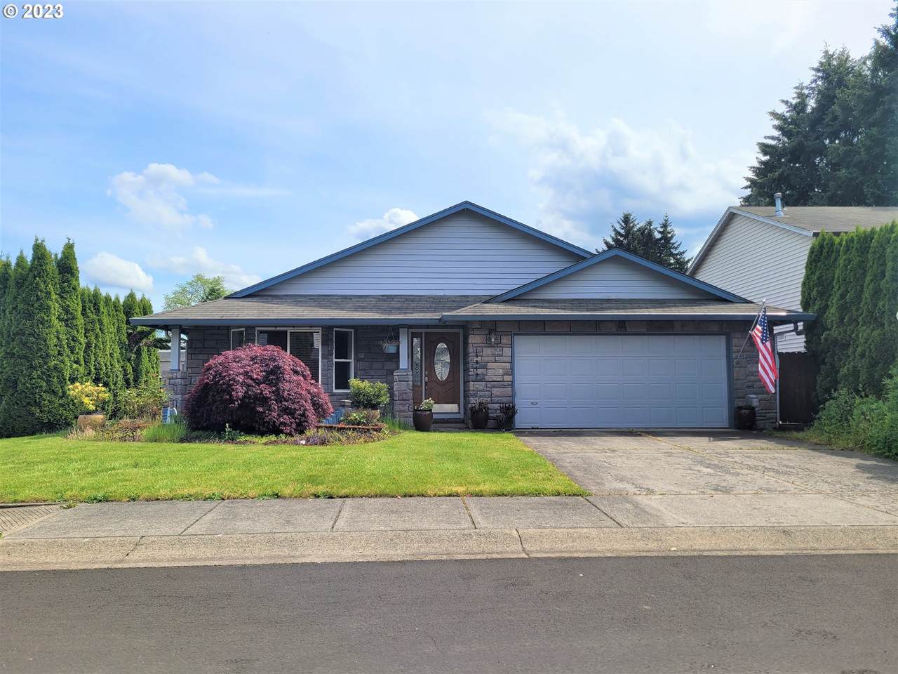 13919 78TH St - Photo 1