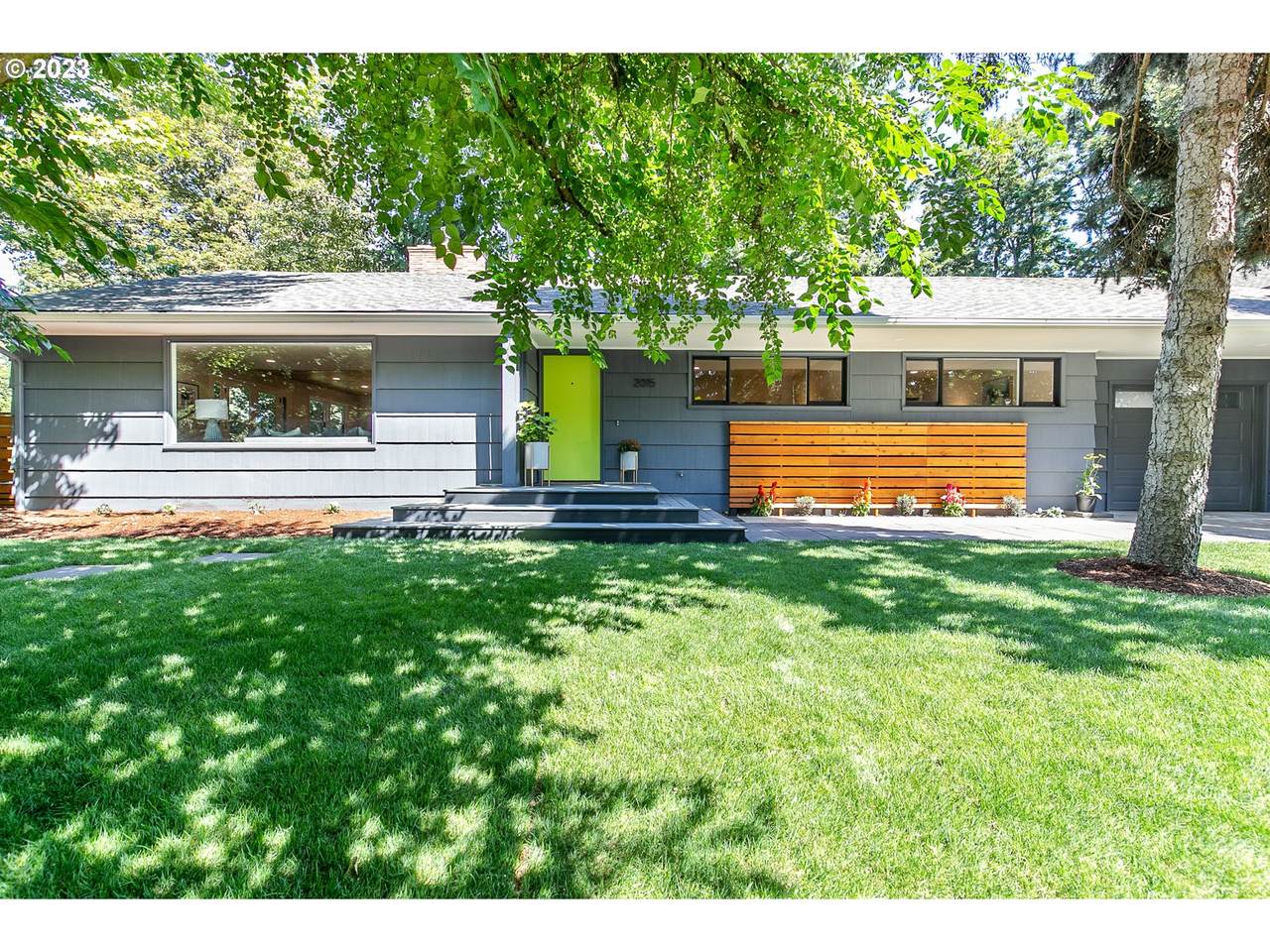 2015 Eastwood Ln - Photo 1