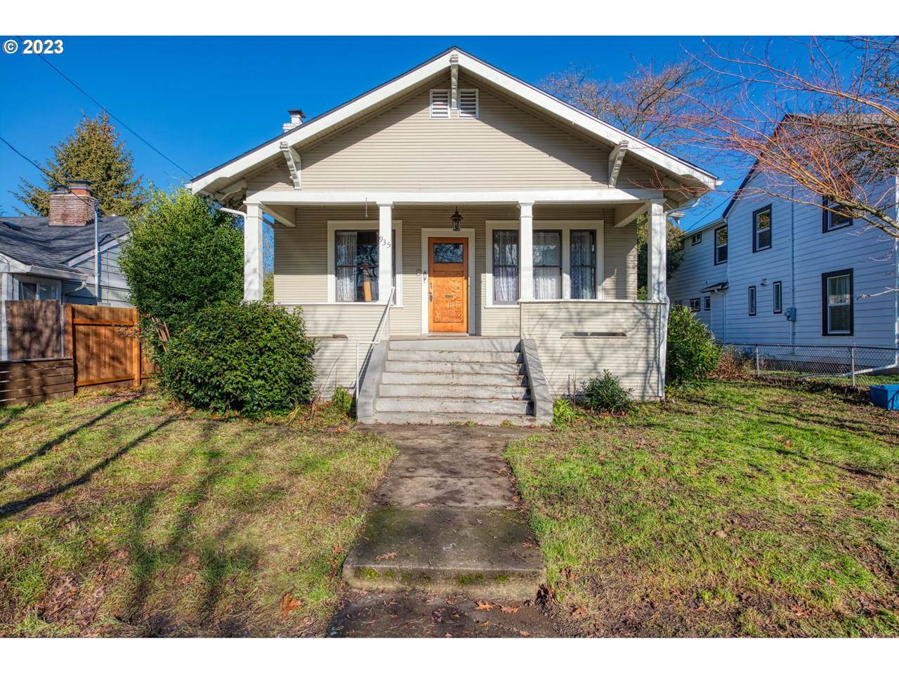935 Shipping St - Photo 1