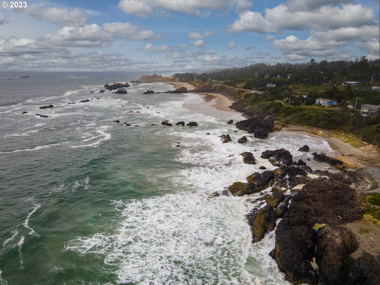 7270 North Coast Hwy 101 - Photo 1