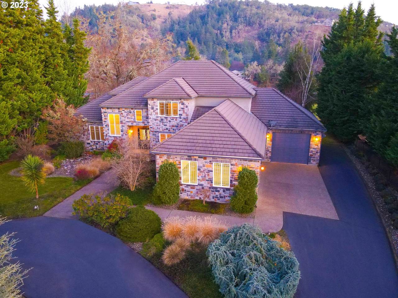 240 Stengar Ln - Photo 1