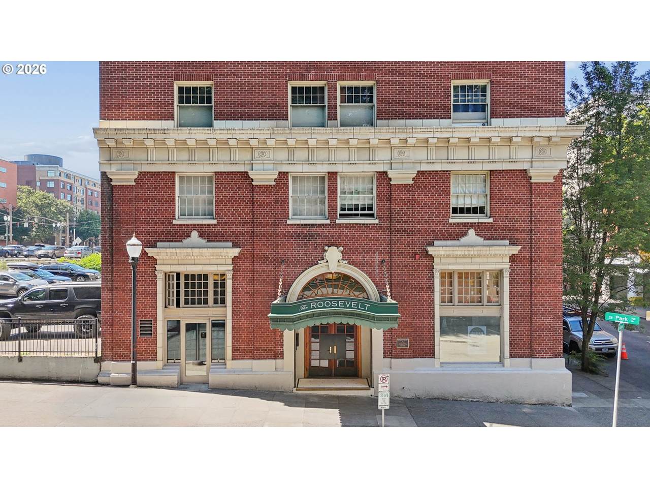 1005 Park Ave - Photo 1