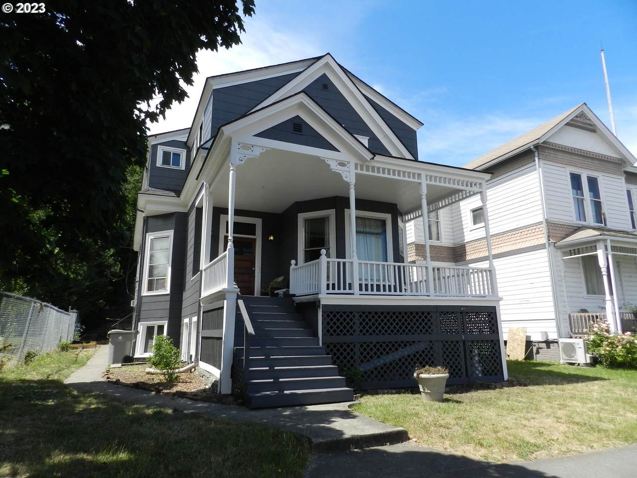 506 4TH St - Photo 1