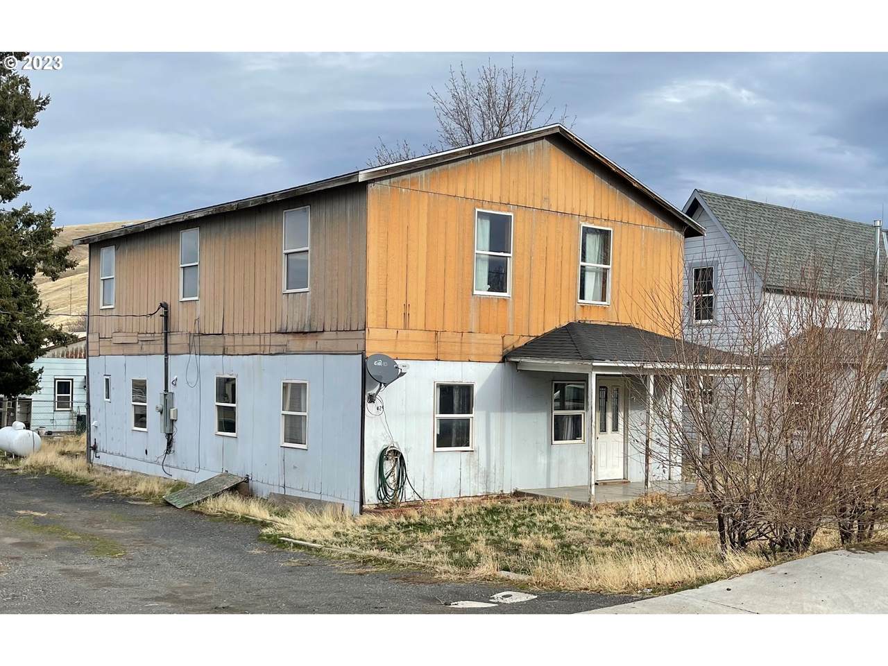 435 Water St - Photo 1