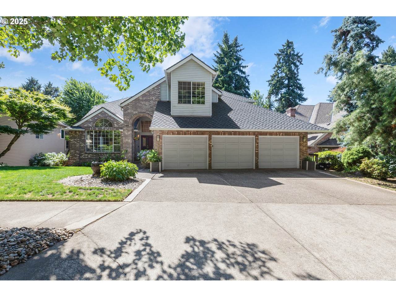 21775 Hedges Dr - Photo 1