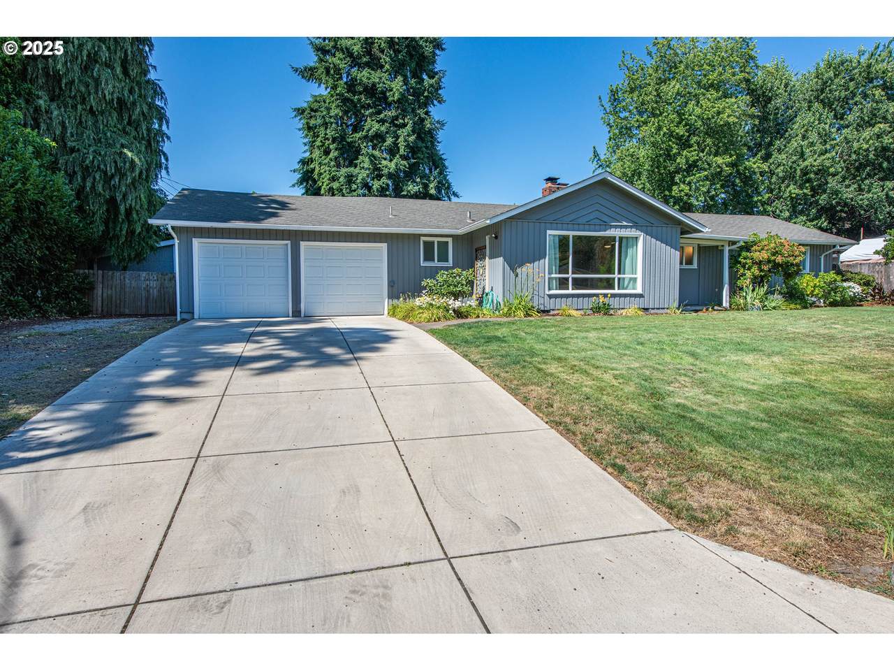3005 Country Ln - Photo 1