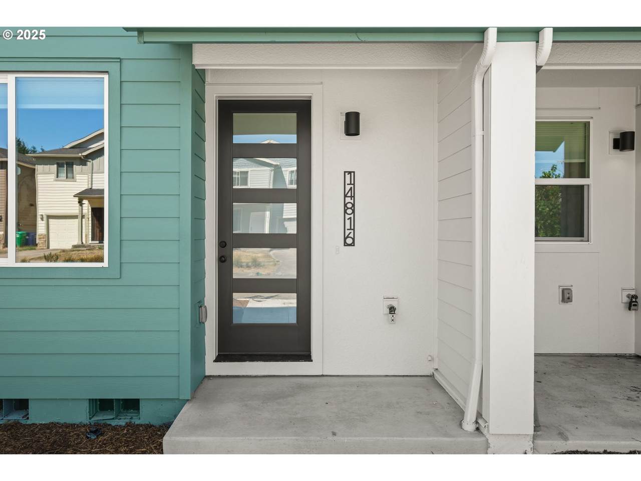 14816 Couch St - Photo 1