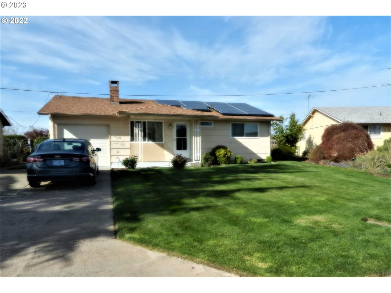 1529 Newport Way - Photo 1