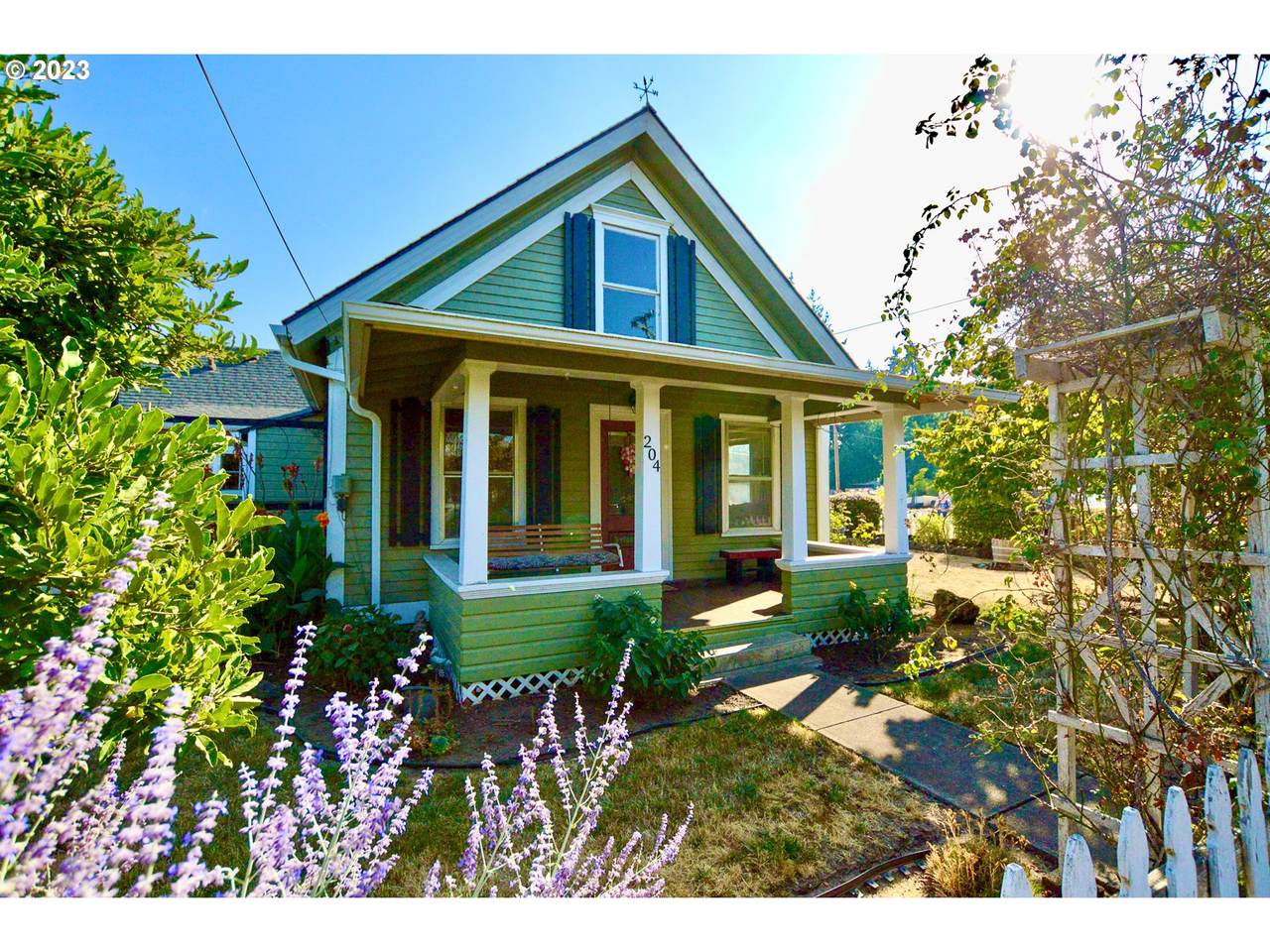 204 Blakely Ave - Photo 1