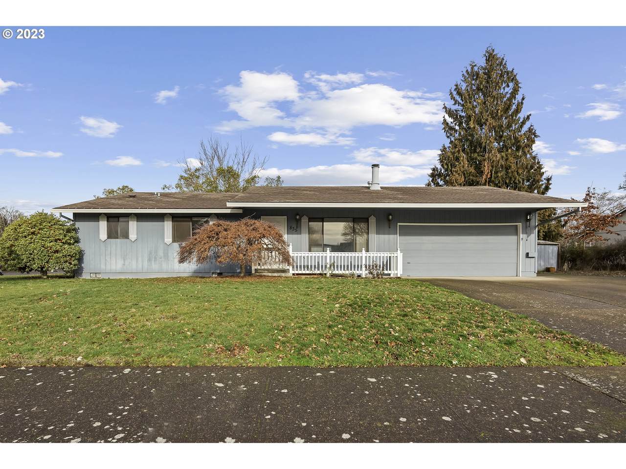835 Josephine St - Photo 1