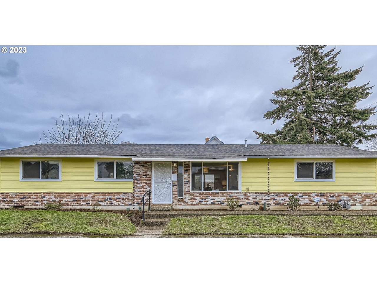 4628 69TH Ave - Photo 1