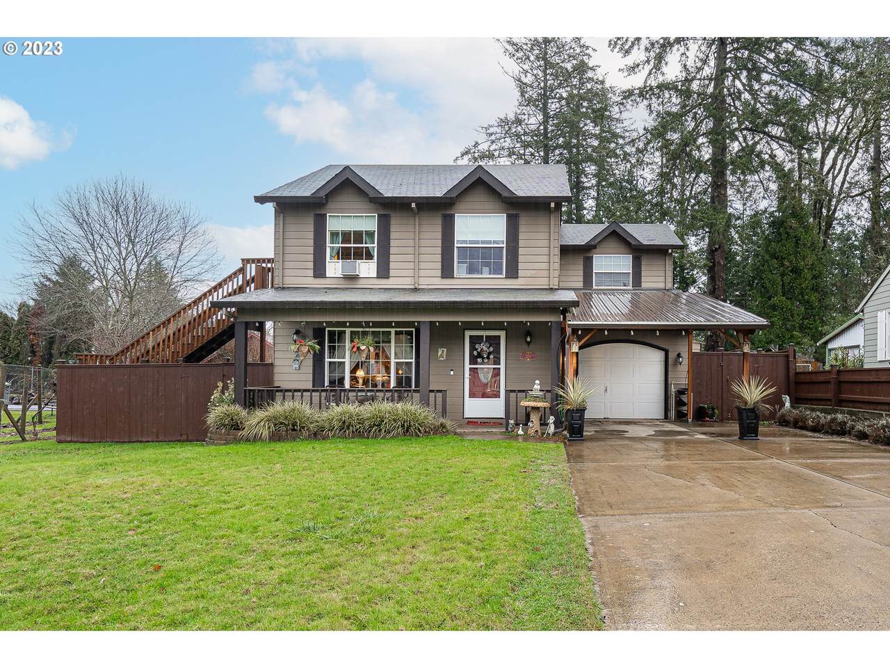 218 Daniels St - Photo 1
