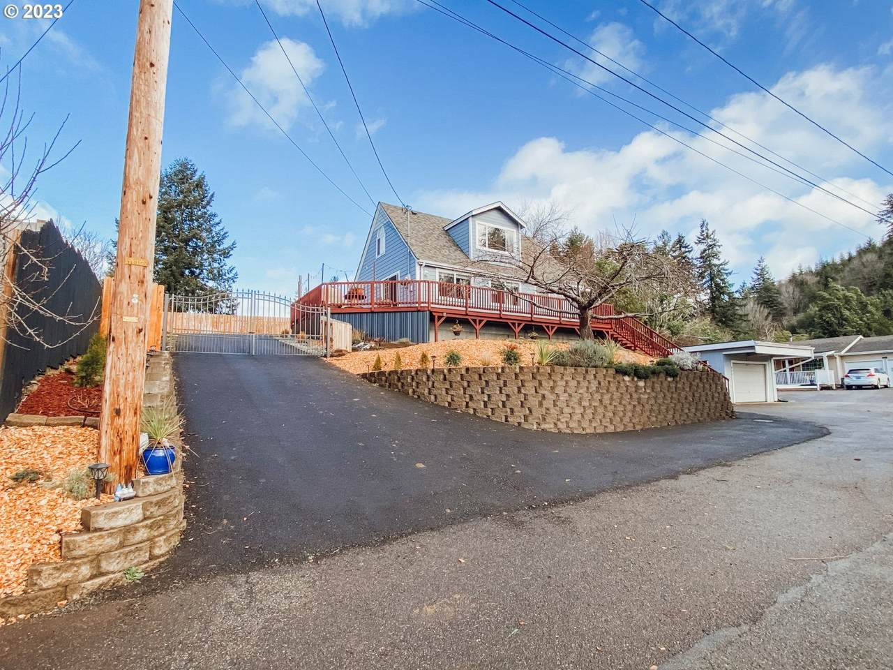 890 9TH Pl - Photo 1