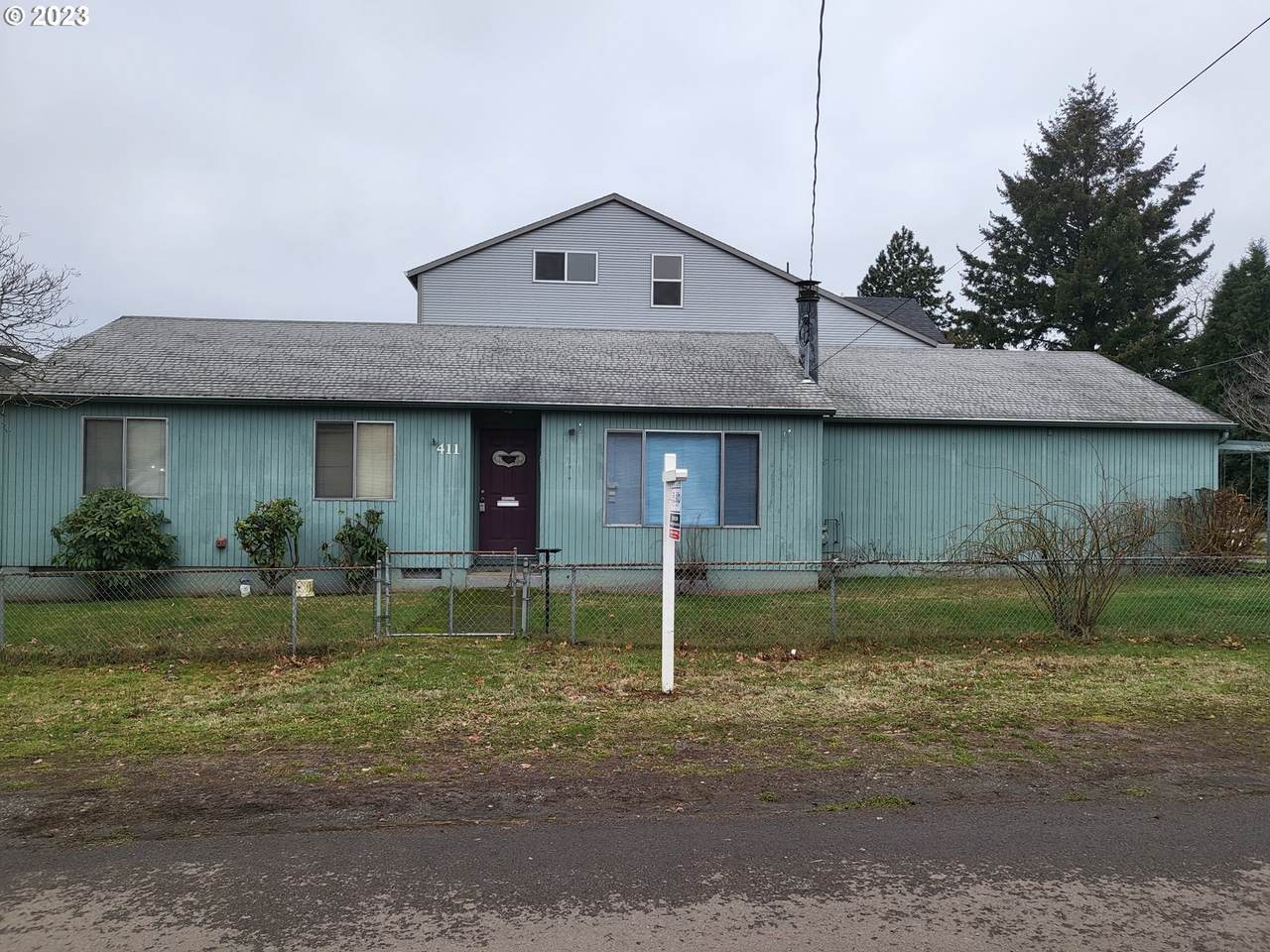 411 91ST Ave - Photo 1