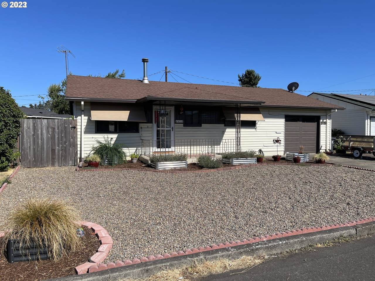 978 Cahill Way - Photo 1