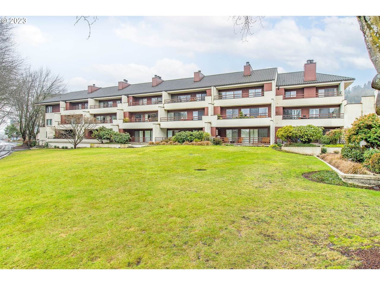 5250 Landing Dr - Photo 1