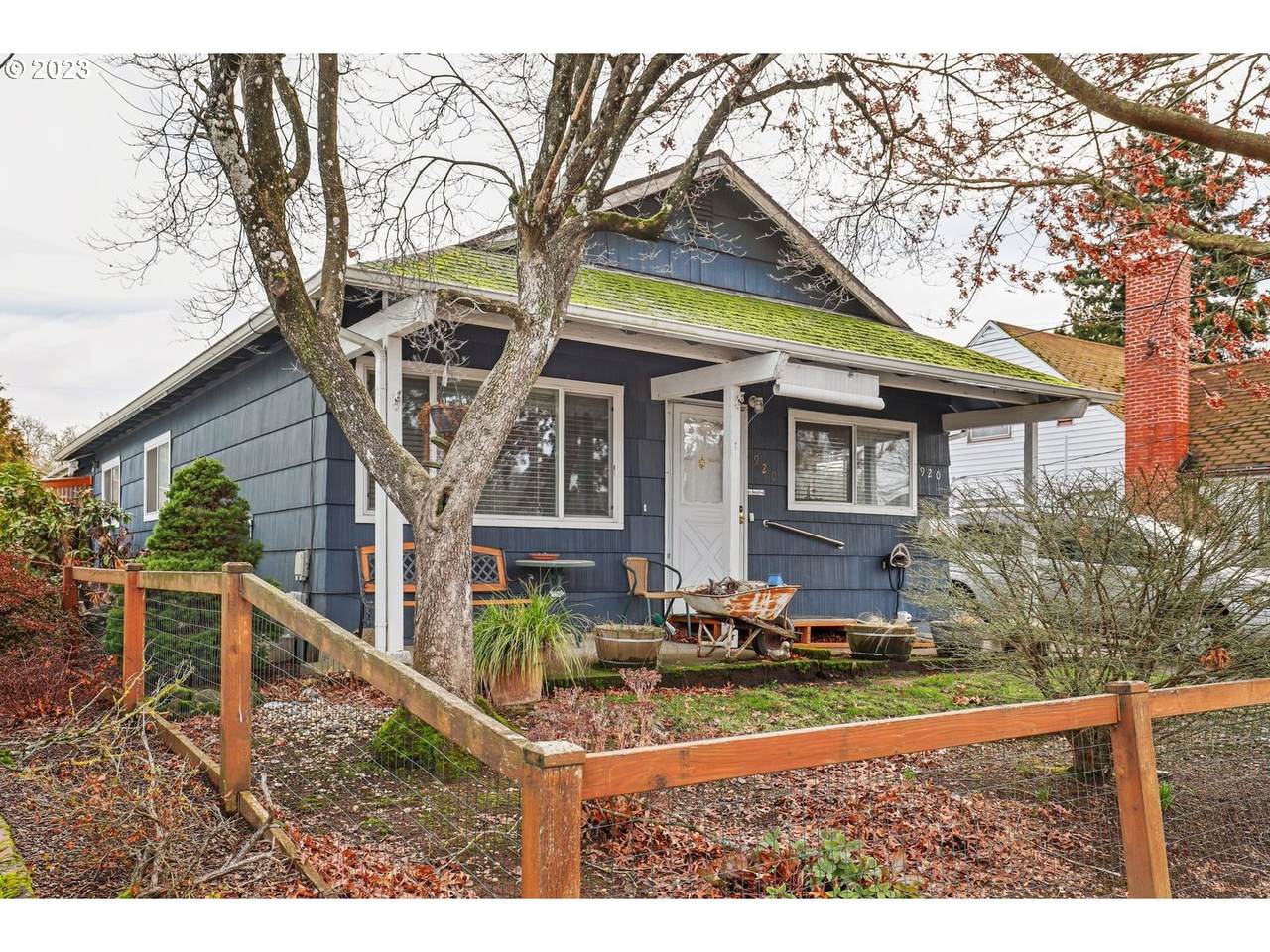 920 77TH Ave - Photo 1