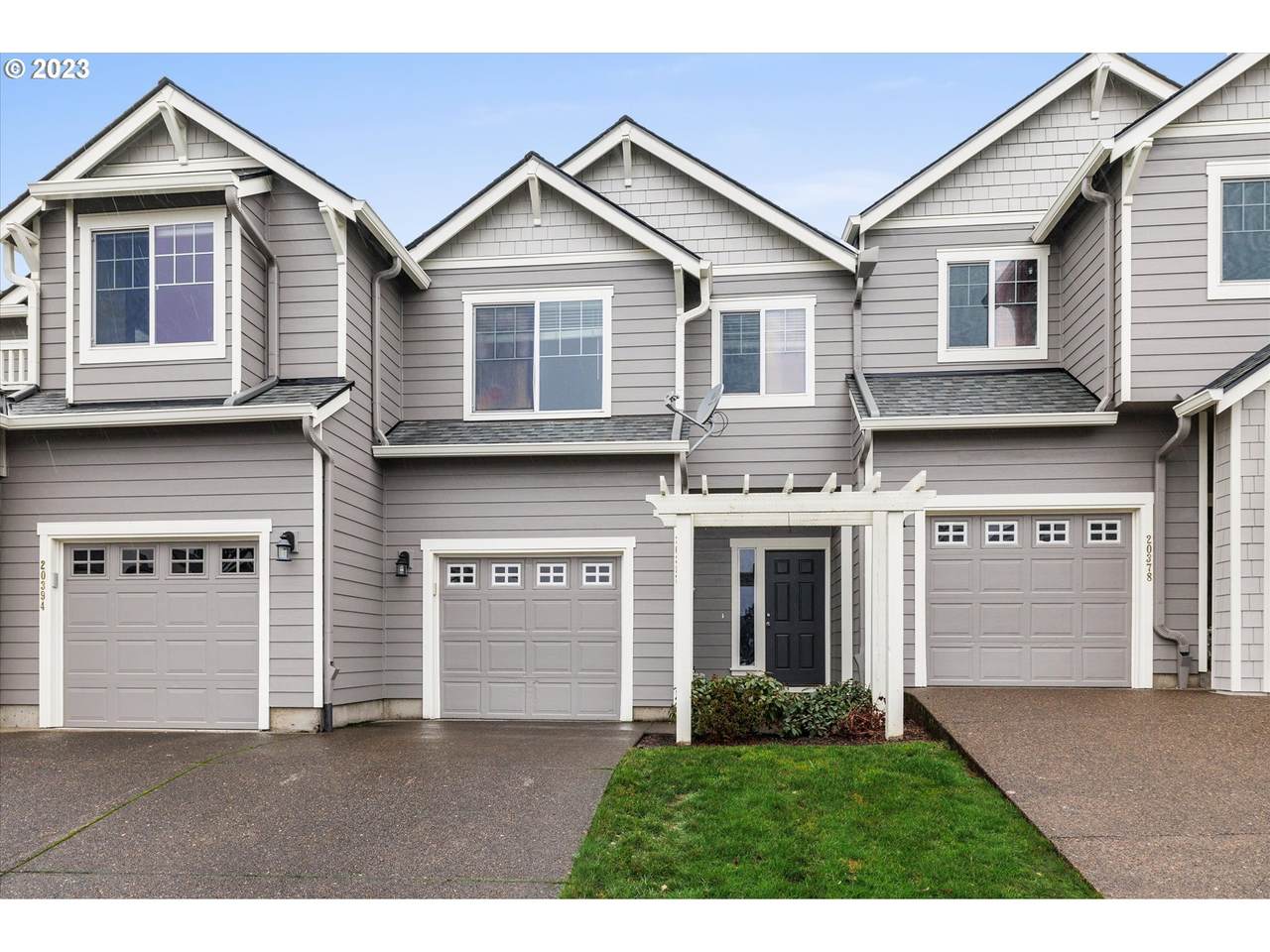 20382 Hoodview Ave - Photo 1