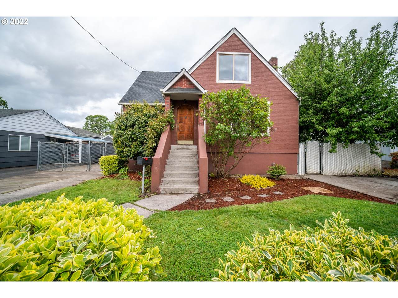 169 Macarthur St - Photo 1