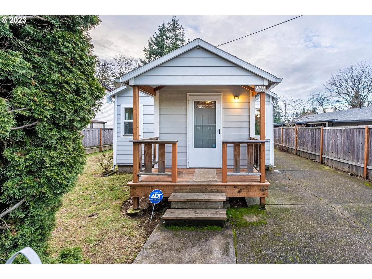 9711 75TH Ave - Photo 1