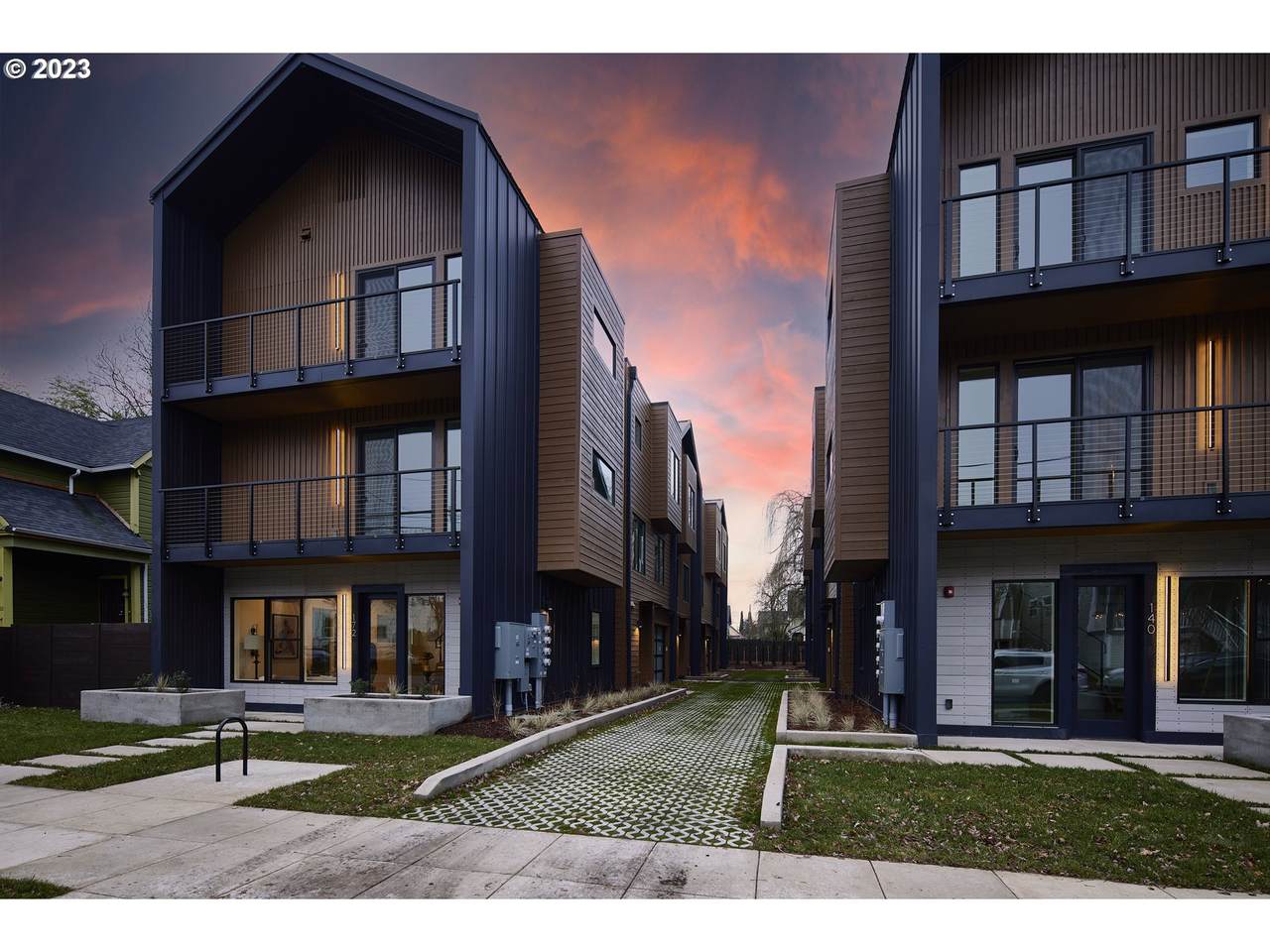 140 Sacramento St - Photo 1