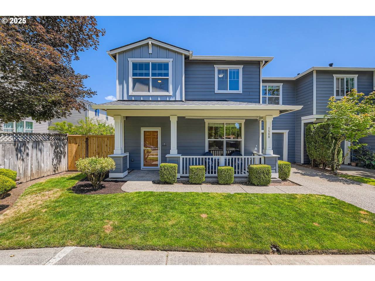 1560 6TH Ave - Photo 1