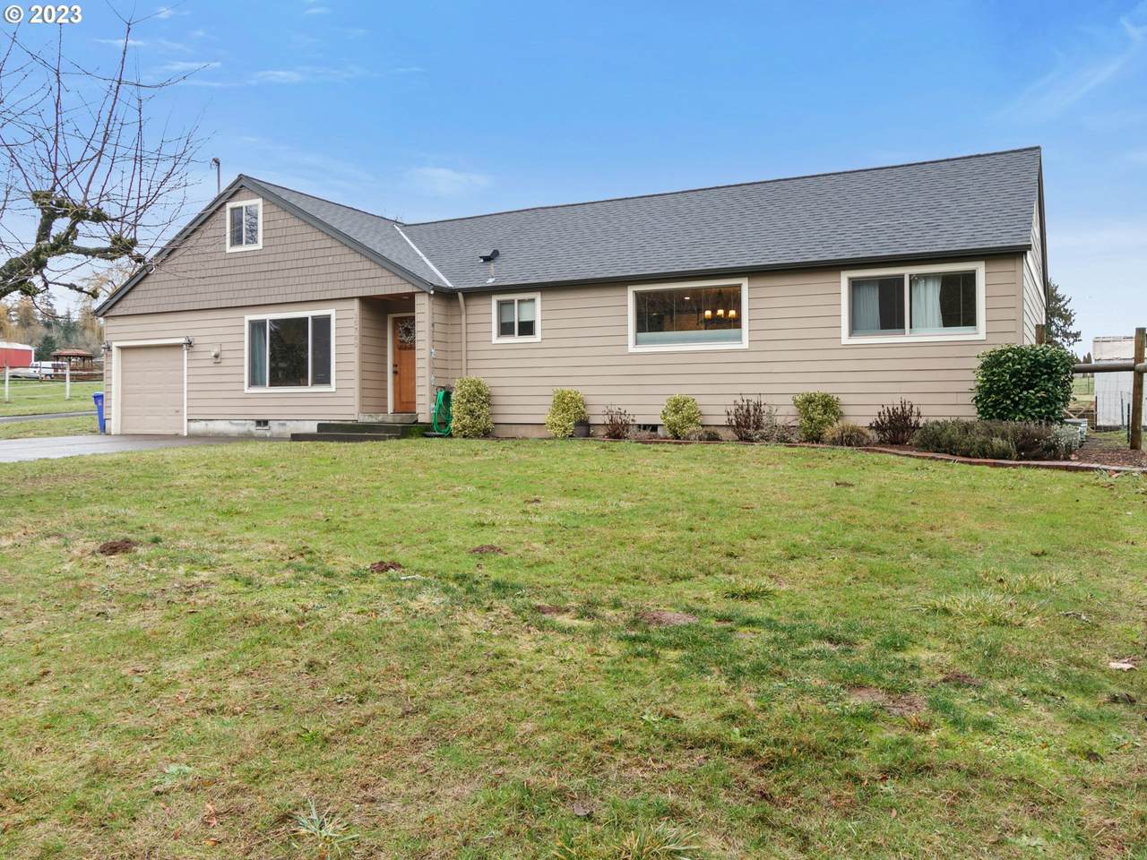 15783 Clatsop St - Photo 1
