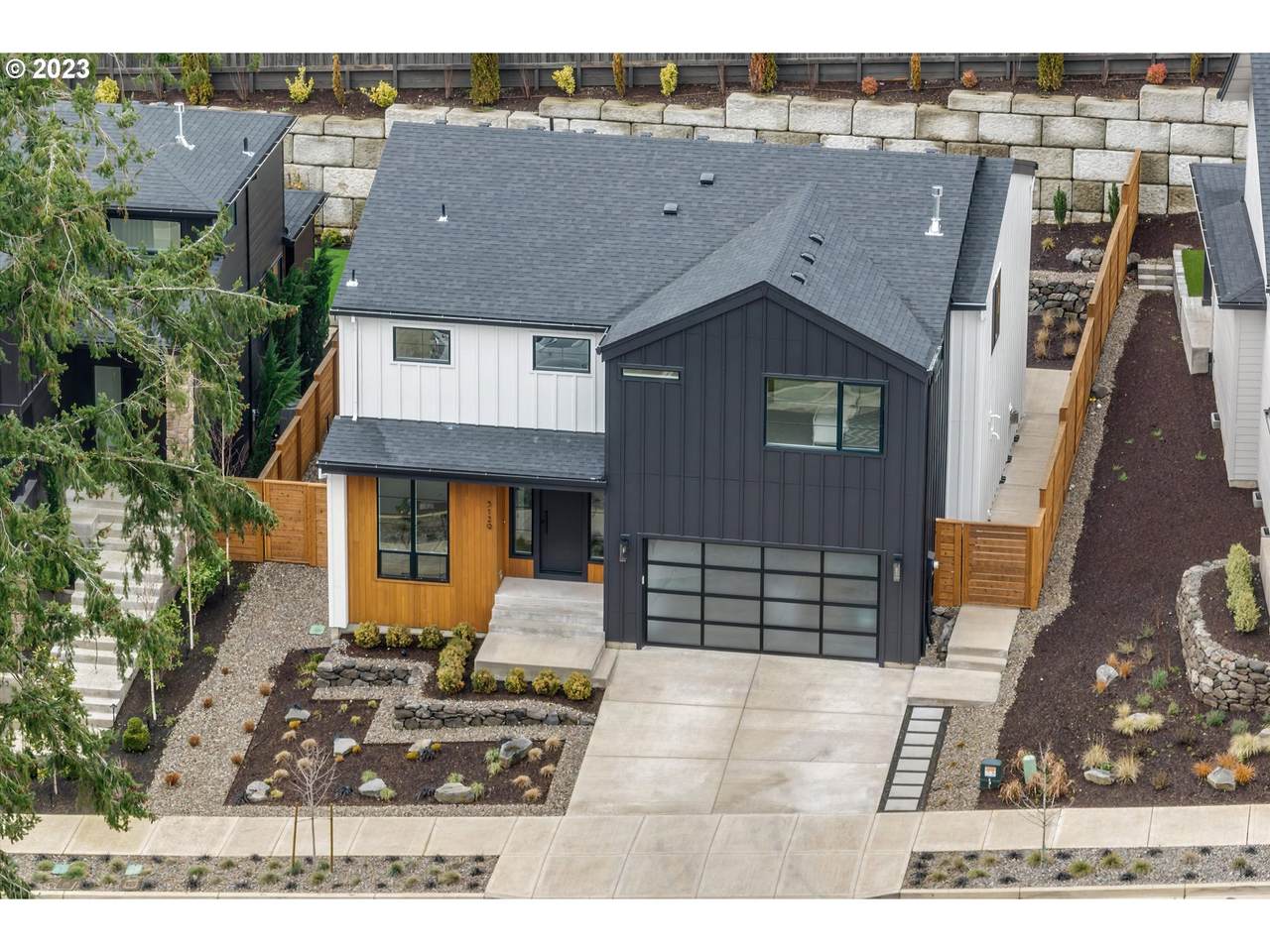 5129 Heron Dr - Photo 1