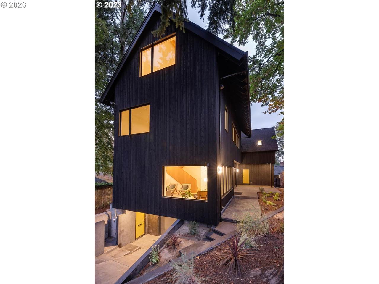 https://bt-photos.global.ssl.fastly.net/portland/1280_boomver_1_235054870-2.jpg