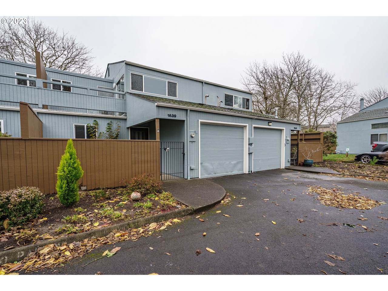 1639 Eastbrook Ct - Photo 1