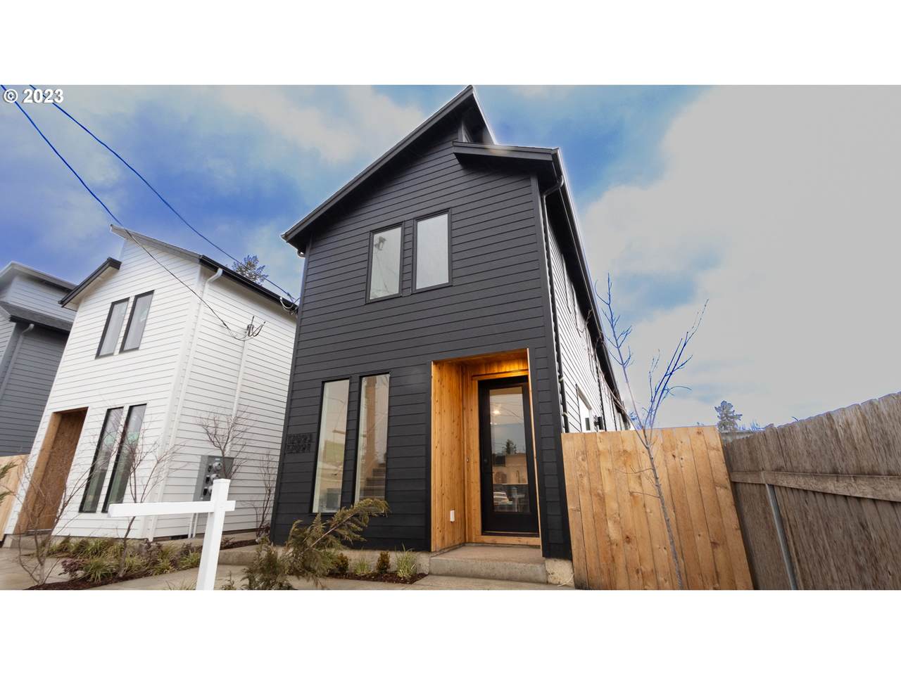12091 Oak St - Photo 1