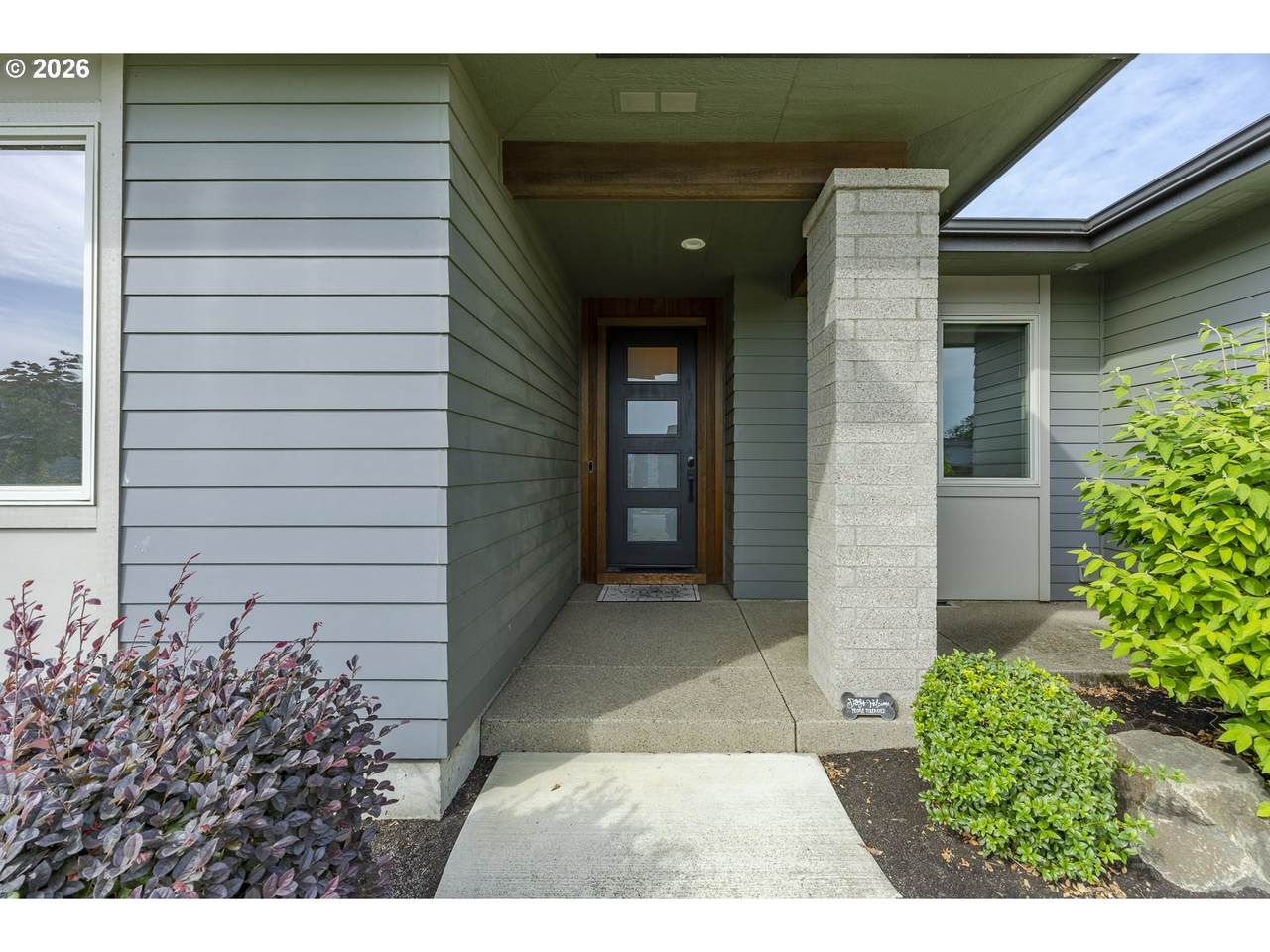 https://bt-photos.global.ssl.fastly.net/portland/1280_boomver_1_235370440-2.jpg