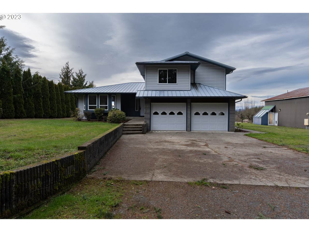1053 Cloverdale Rd - Photo 1