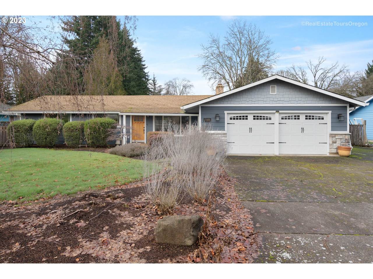 1606 Maple Pl - Photo 1