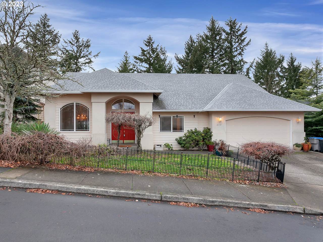 13219 Essex Dr - Photo 1