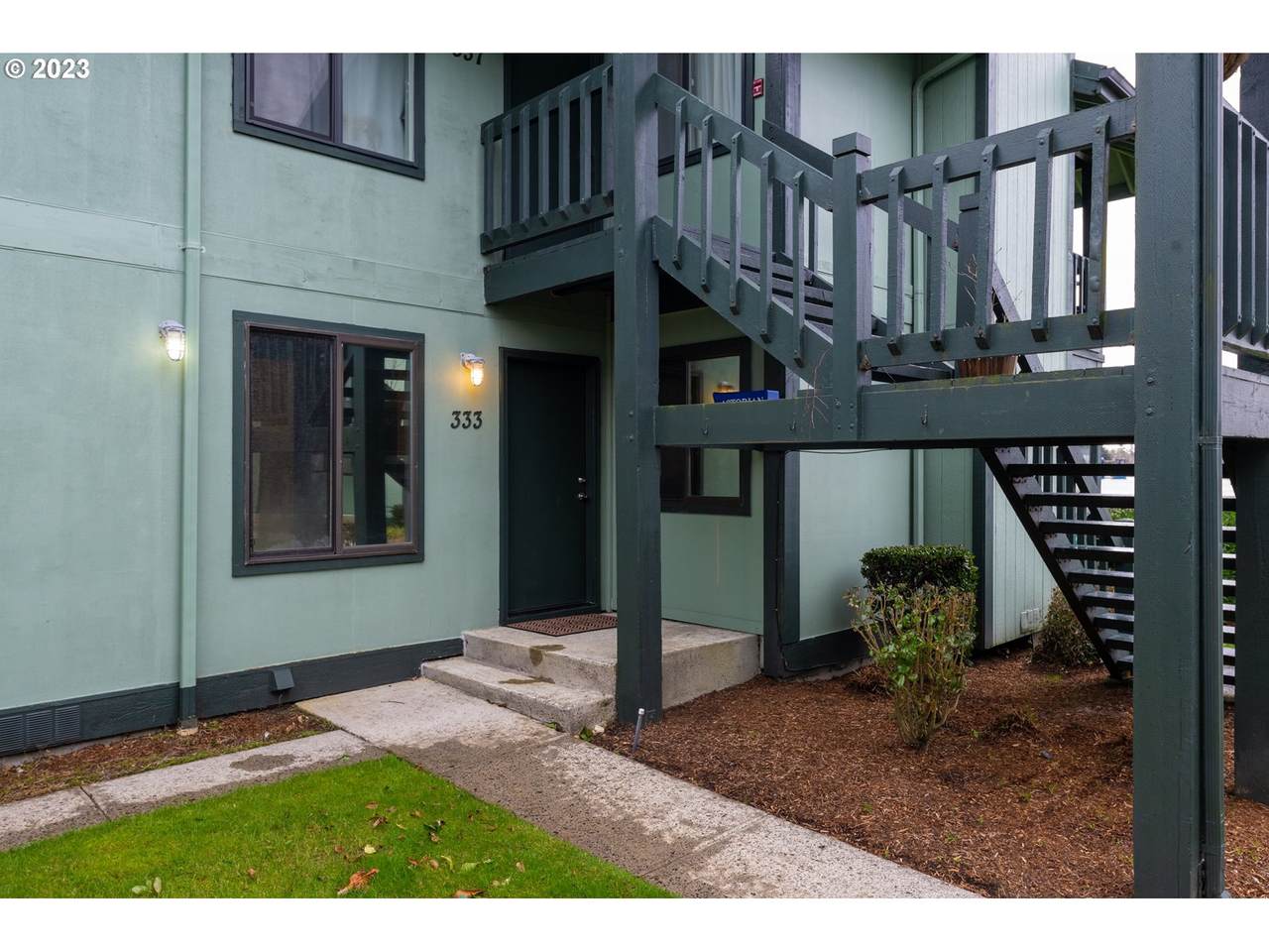 333 Skipanon Dr - Photo 1