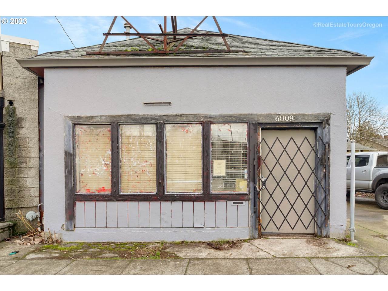 6809 Foster Rd - Photo 1