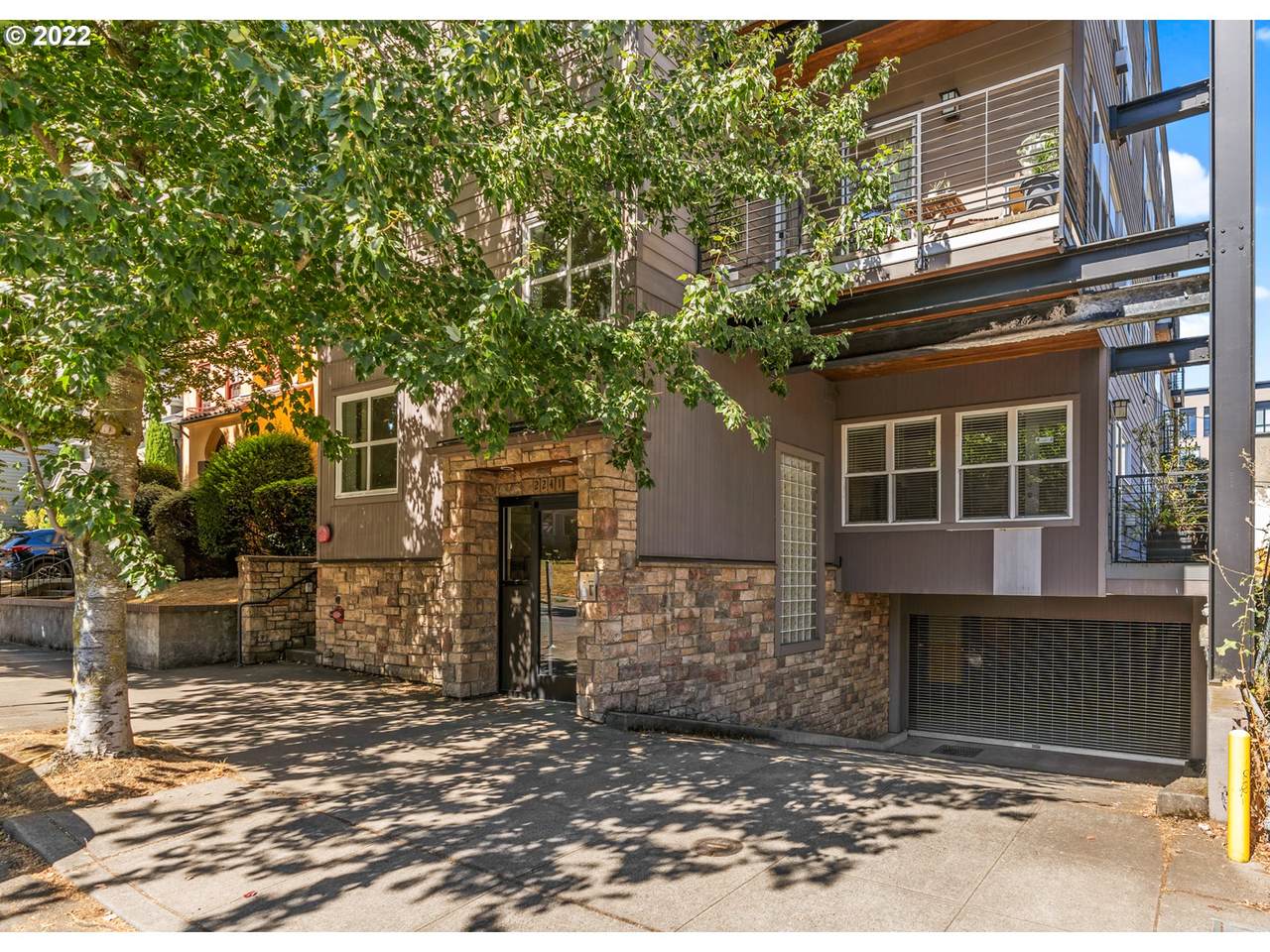 2241 Pettygrove St - Photo 1