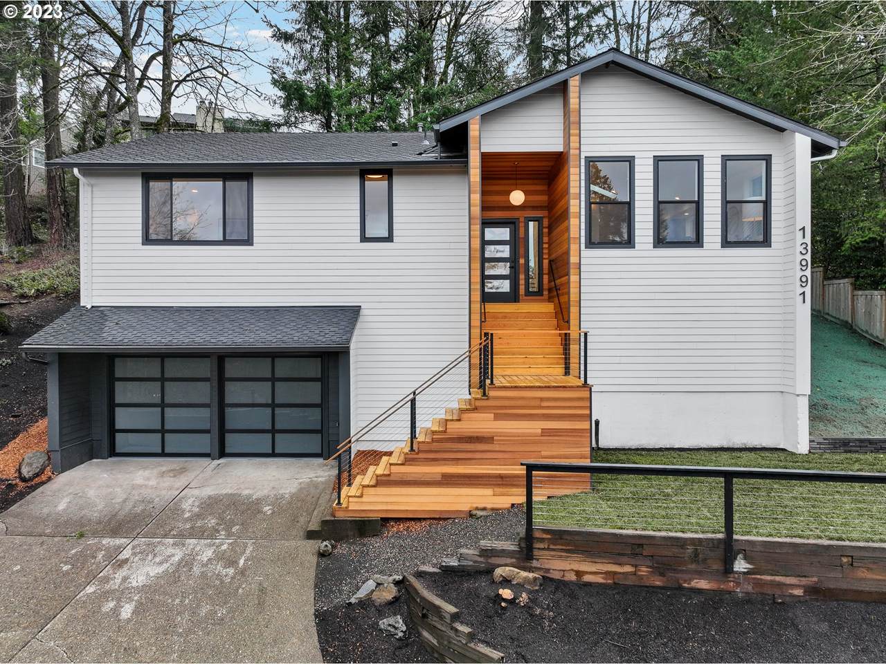 13991 Majestic Ct - Photo 1