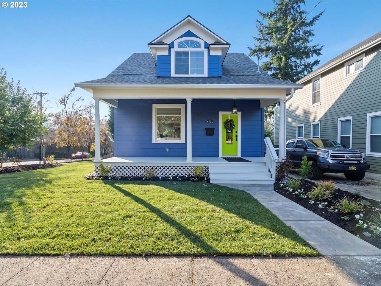 9108 Willamette Blvd - Photo 1