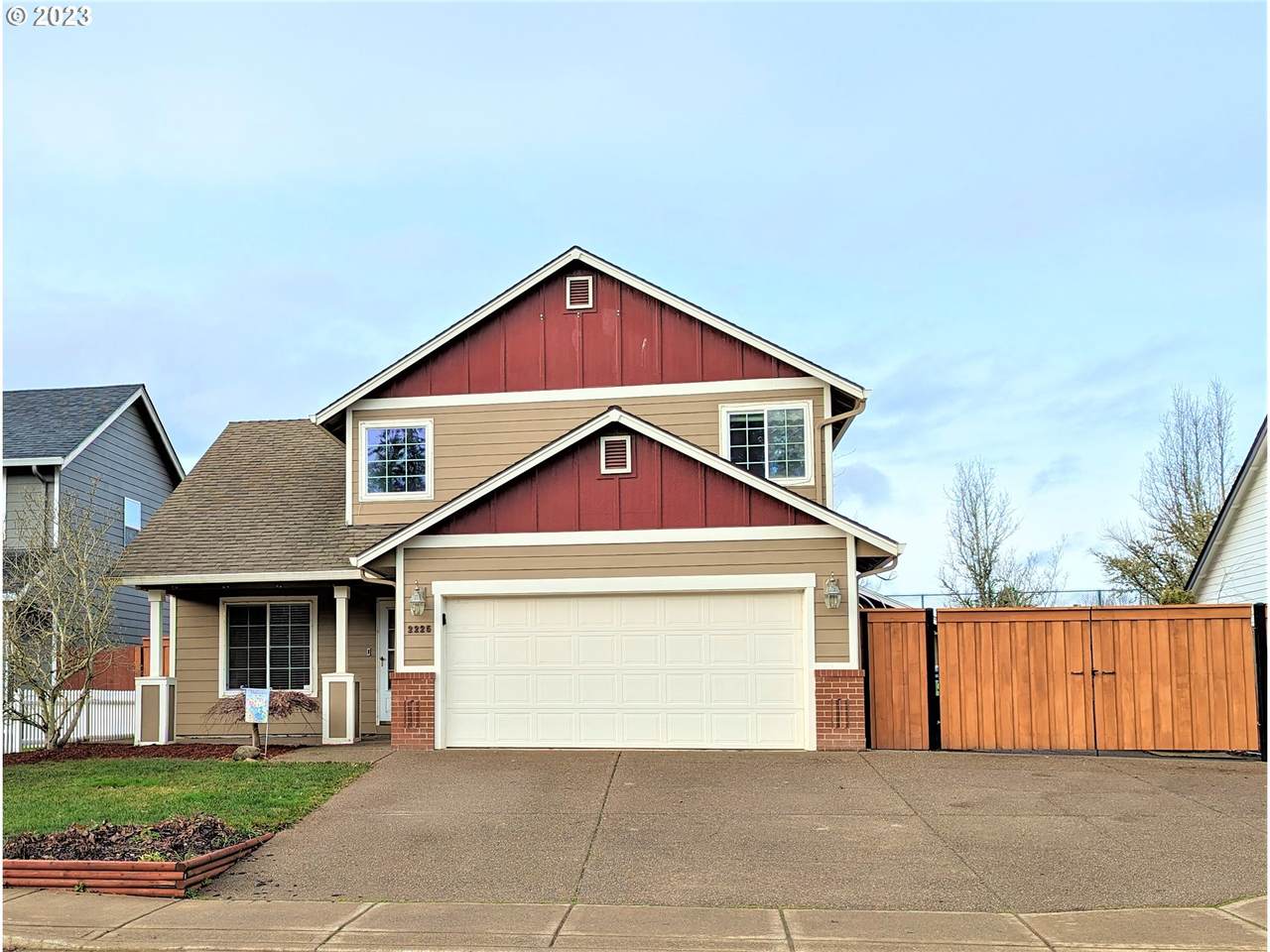 2225 Woodhill St - Photo 1